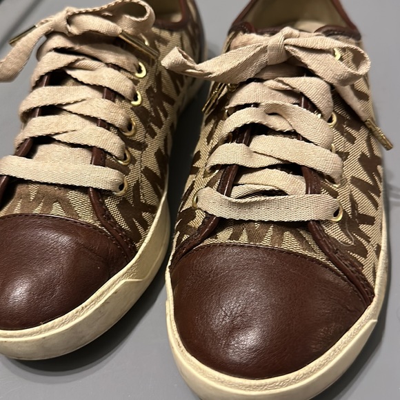 Michael Kors Logo Sneakers City Signature Monogram MK Women's Size 9M Brown/Tan - Picture 3 of 8